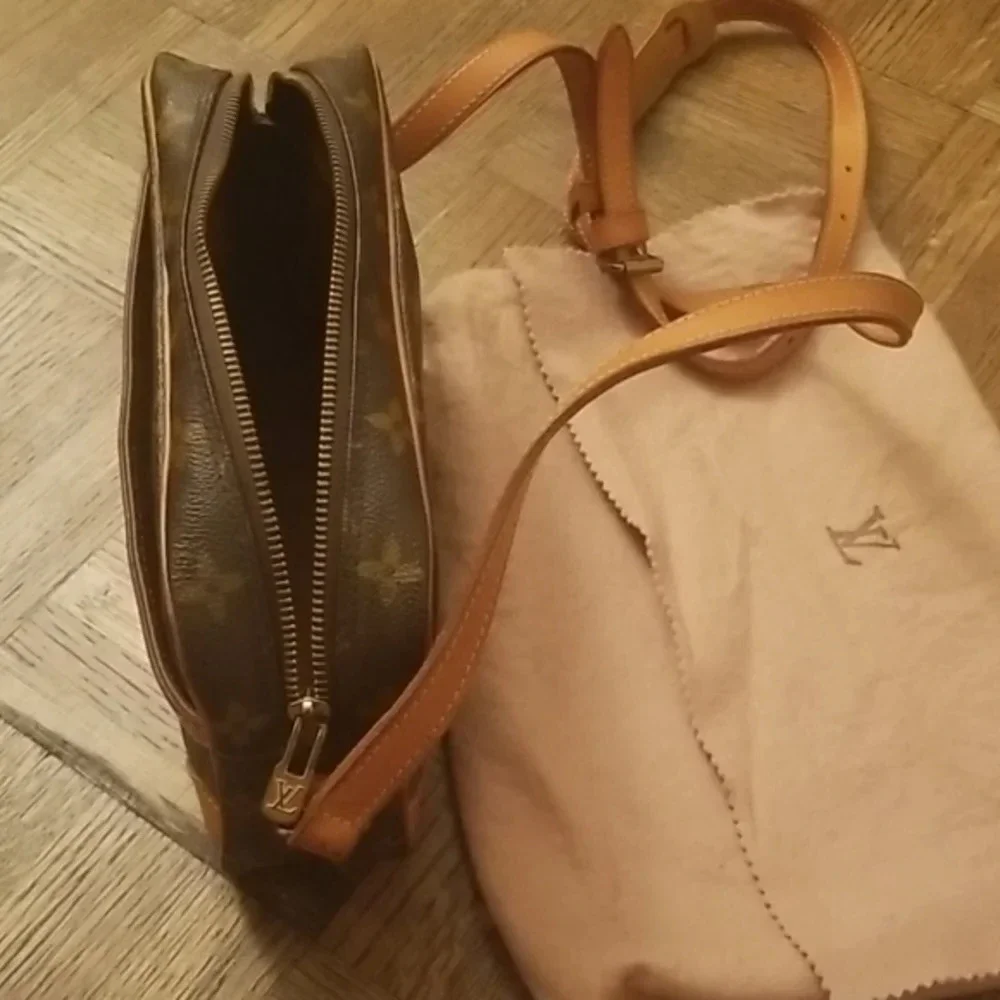 Louis Vuitton Monogram Trocadero Crossbody Bag - Picture 10 of 16